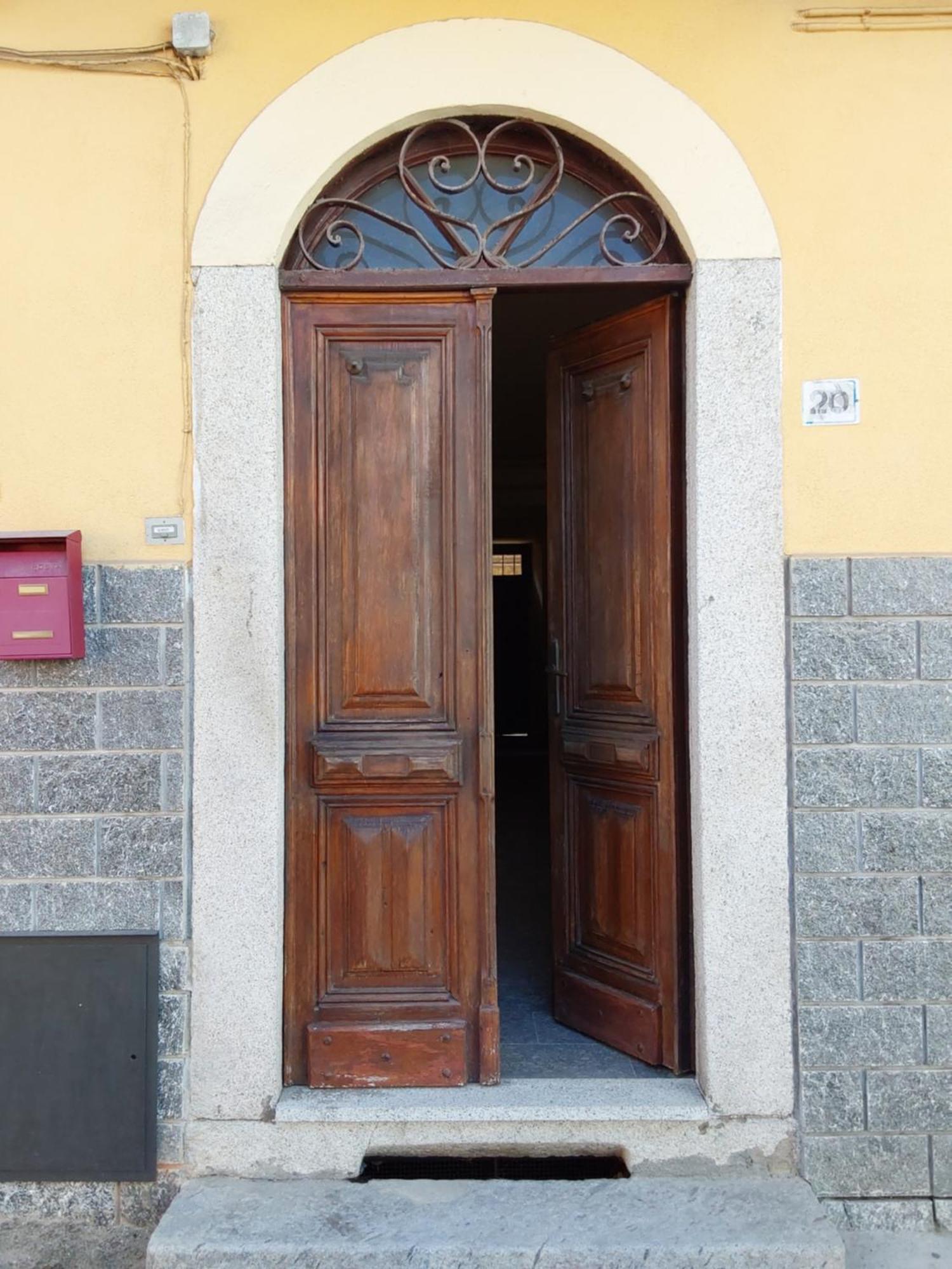 Casale Corte Cerro Casa Vacanze Malvarosa מראה חיצוני תמונה